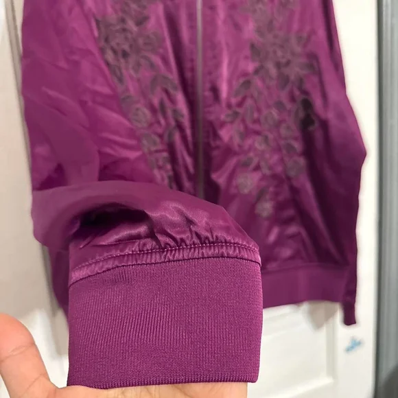 Grunge style Purple floral embroidered bomber jackeT BY TORRID - Picture 4 of 8